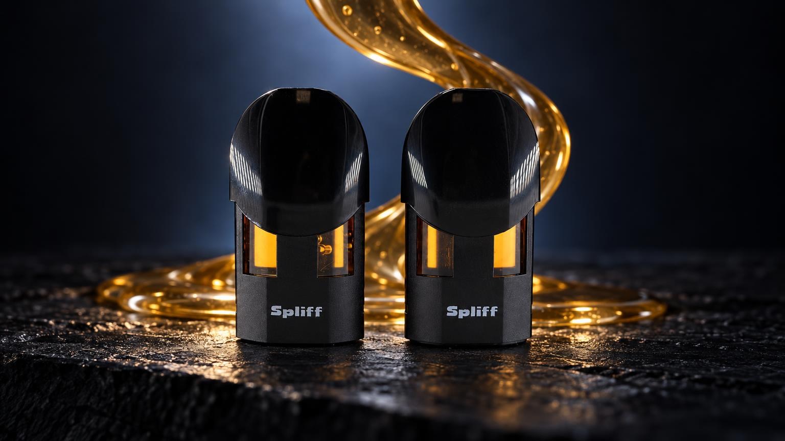 Deux pods noirs cylindriques Magic Pod avec fenêtres jaunes, entourés de résine dorée liquide sur surface humide et bril