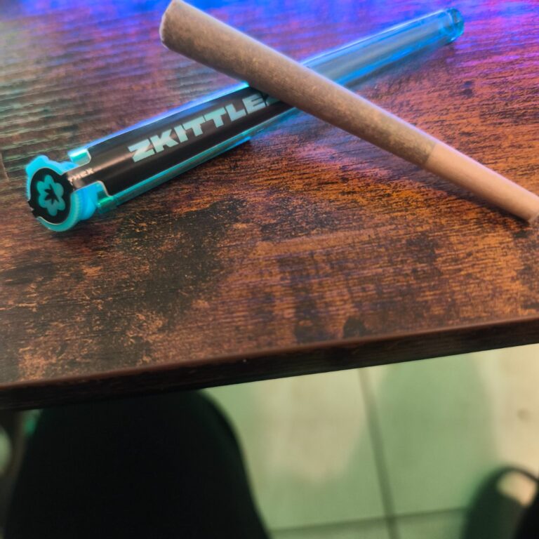 Click to view full screen Avis client Joint pré-roulé - Zkittlez avec photo - Spliff