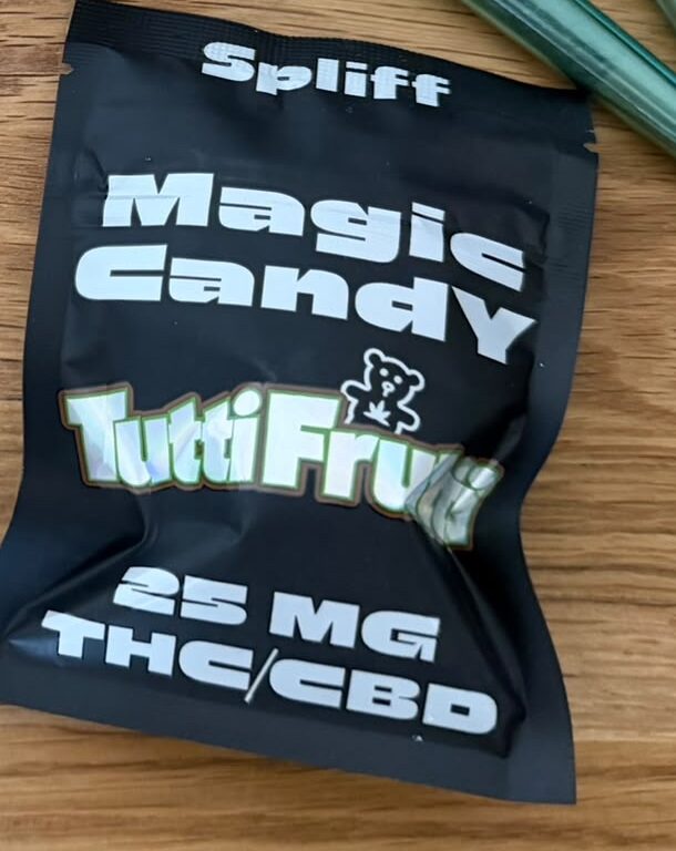 Click to view full screen Avis client Magic Candy - Bonbons avec photo - Spliff