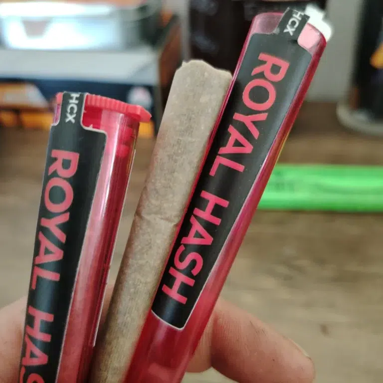 Click to view full screen Kundenbewertung Pre-Roll - Royal Hash mit Foto - Spliff